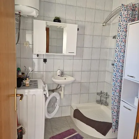 Apartman Mirko Rogoznica Apartment *