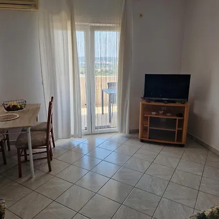 Apartment Apartman Mirko Rogoznica